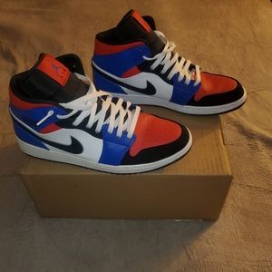 Jordan 1 Mid 'Top 3'